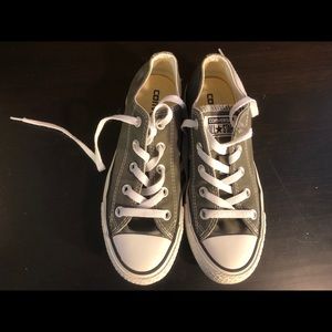 Gray converse - size 6 - women’s
